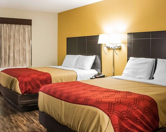 غرفة قياسية بسريرين مزدوجين، Econo Lodge Columbus West 1/1