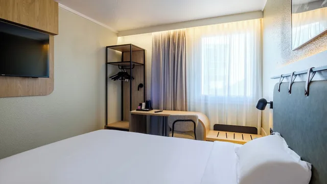 غرفة قياسية بسرير كوين، Campanile Nice Airport 1/10