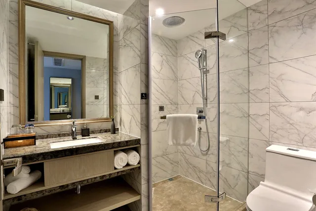 غرفة ديلوكس بسرير كينج وسرير كوين، BYLAND STAR HOTEL 9/10