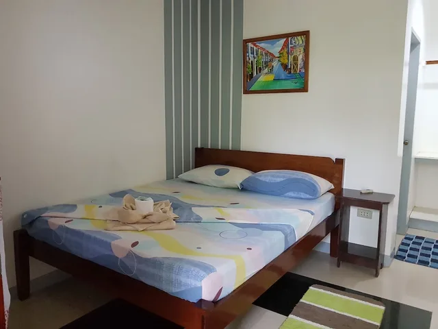 Standard, Queen Bed, Hidden Garden Pension 2/6