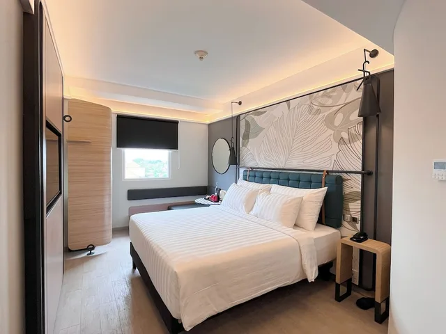 غرفة ديلوكس بسرير كوين، Luminor Hotel Legian Seminyak 3/5