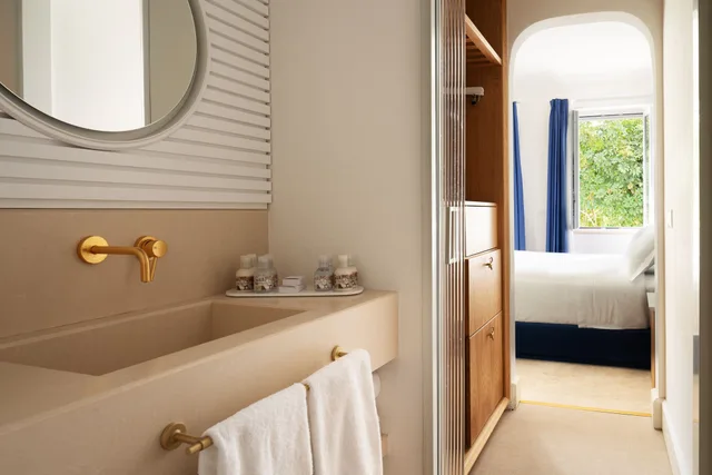 Superior, Queen Bed, Town View، La Residenza Capri 5/5