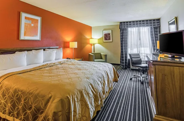 جناح بسرير كينج للمدخنين، Econo Lodge Inn & Suites Norton - Wise South 1/2