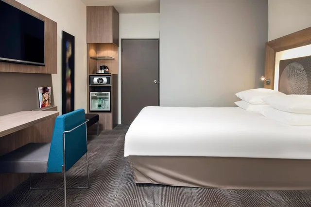 غرفة تنفيذية بسرير كوين مع أريكة، Novotel Paris Rueil-Malmaison 6/10