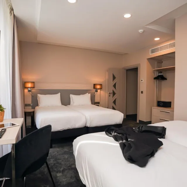 Room, Quadruple, Hotel Univers 4/8