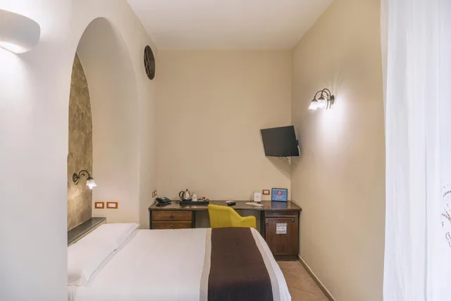 غرفة قياسية بسرير مزدوج أو سريرين منفصلين بشرفة، Hotel il Convento 7/10
