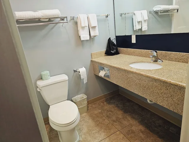 استوديو مفردة بسرير كوين، Hotel Vernal 8/10