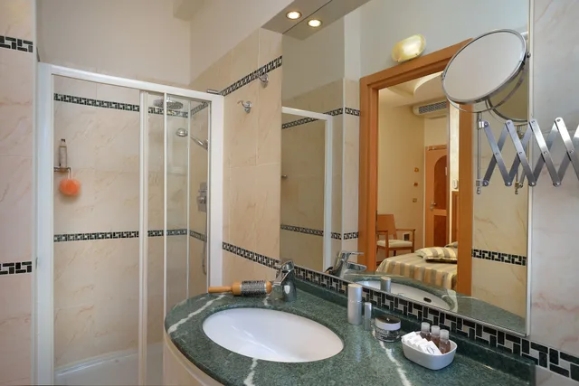 غرفة كلاسيكية مفردة بسرير مزدوج، Hotel Astor 2/2