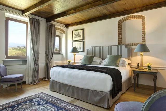 جناح بسريرين كينج بإطلالة على الحديقة بغرفتي نوم، VILLA LE CALVANE 1/3