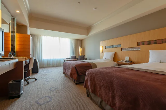 غرفة سوبيريور كبيرة بسريرين منفصلين بإطلالة على المدينة، Hotel Okura Fukuoka 1/1