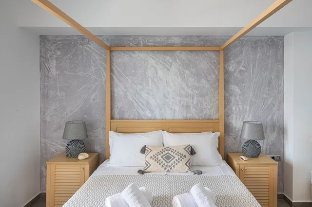 Superior, Queen Bed, Blue Harmony Hotel 1/5