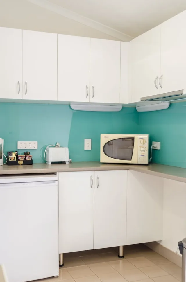 غرفة قياسية بسرير كوين وسرير فردي، McLaren Vale Motel and Apartments 6/7