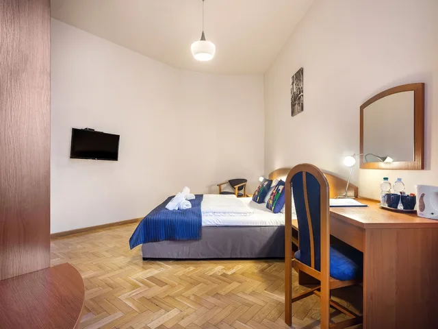 Room, Double Bed, Private Bathroom, Kosmopolita Rooms Apartments Krakow 10/10