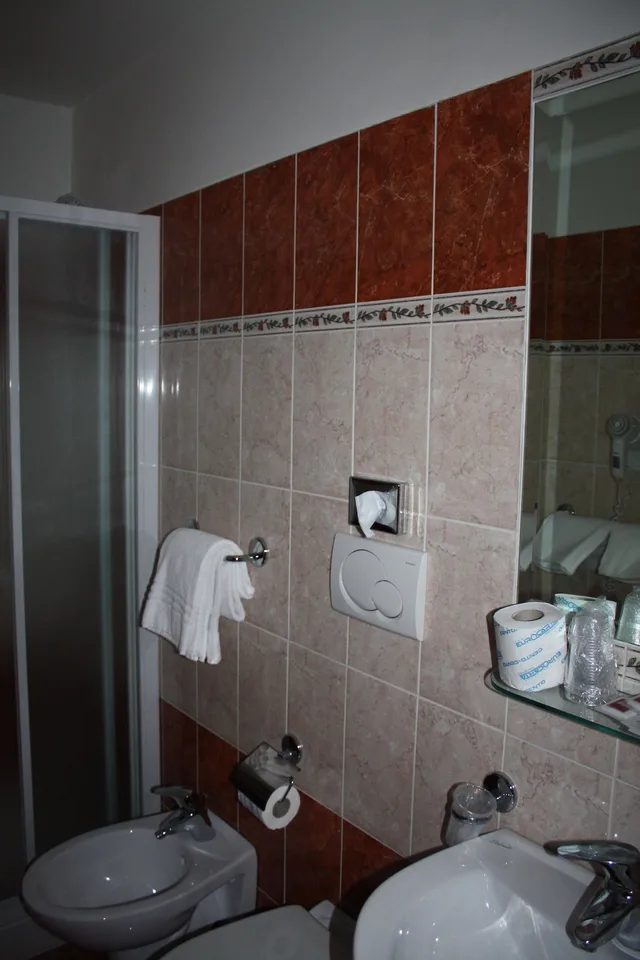 غرفة صغيرة بسرير فردي، Hotel Romantica 8/9