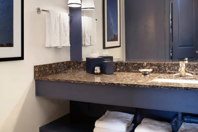 Room, 2 Queen Beds, Partial View, Low Floor، Sky Rock Sedona, a Tribute Portfolio Hotel 5/8