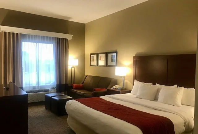 غرفة بسرير كينج لذوي الإعاقة، Comfort Inn Frederick - Ballenger Creek 1/2