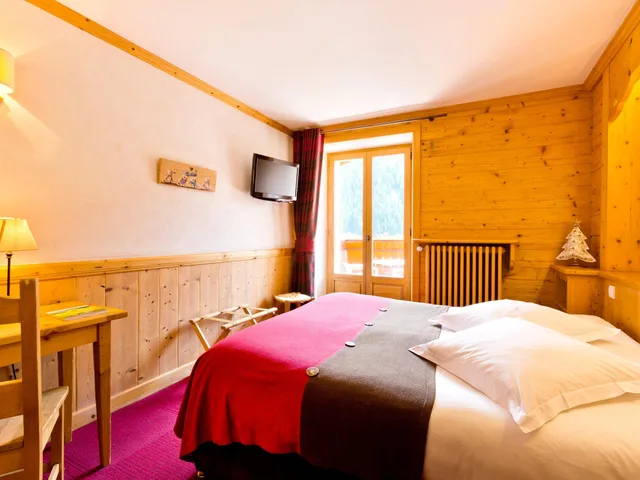 غرفة قياسية بسرير مزدوج، Hotel La Croix Saint Maurice 2/6