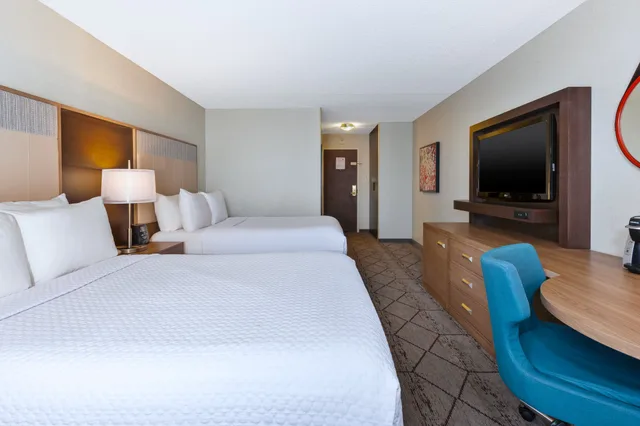 Room, 2 Double Beds, Crowne Plaza Columbus North-Worthington 1/4