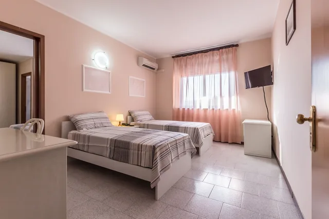 Room, Quadruple, 4 Beds, Balcony, Aqua Maris 2/4