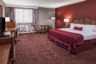 غرفة، Ramada By Wyndham Grand Forks 1/1