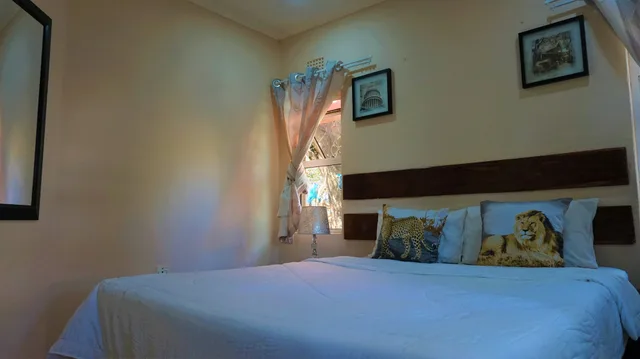 2 Bedrooms, Family, House, Double and Twin Beds, Pool View، Tasha Lodge 1/10