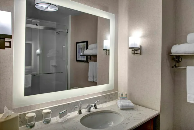 جناح ركني بسرير كينج بغرفة نوم واحدة، Homewood Suites by Hilton Richmond - Downtown 2/2
