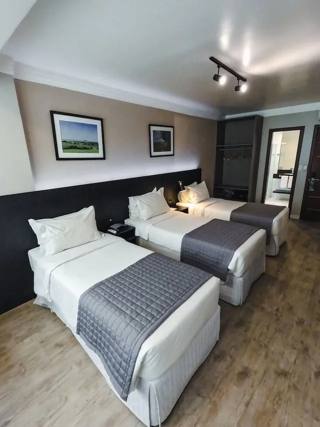 غرفة ثلاثية بسريرين فرديين، Hotel Santa Inn 4/7
