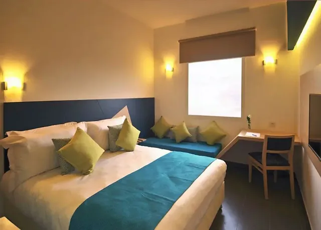 غرفة قياسية بسريرين منفصلين بإطلالة على المسبح، Relax Hotel Oujda 1/2