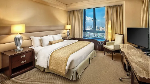 غرفة كلوب بريميير بسرير كينج، Quest Plus Conference Center, Manila 3/4
