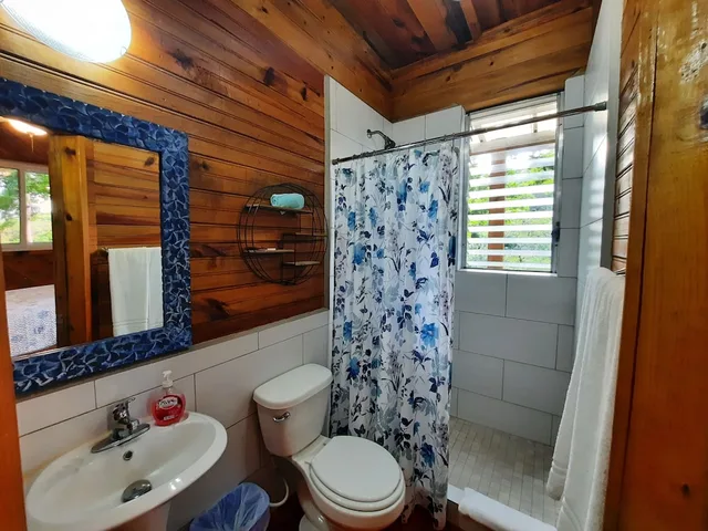 جناح كومفورت بسرير بطابقين وسريرين كوين بإطلالة على البحر بغرفتي نوم، Guava Grove Villas and Resort 8/10