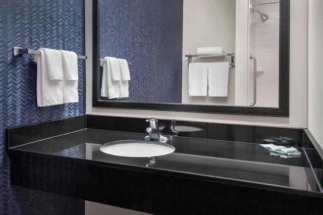 غرفة بسرير كينج، Fairfield Inn Suites Watertown Thousand Islands 2/5