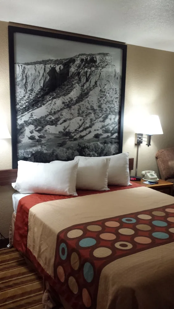 Room, Queen Bed, Bathtub, Accessible, Super 8 By Wyndham Las Cruces/White Sands Area 4/6