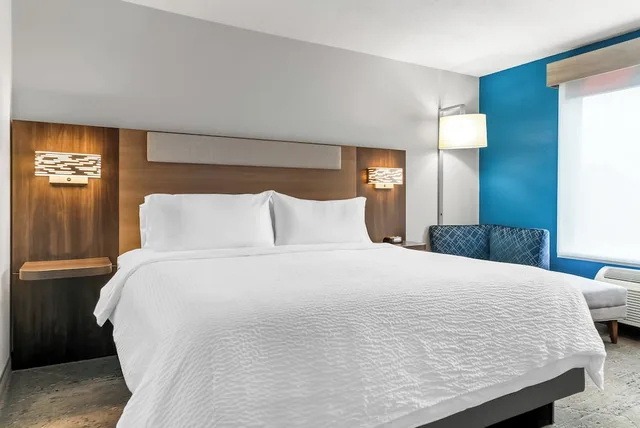 غرفة قياسية بسرير كينج، Holiday Inn Express Lapeer 3/4