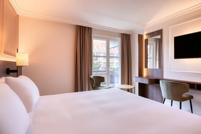 غرفة ديلوكس بسرير مزدوج، Golden Tulip de Medici 7/10
