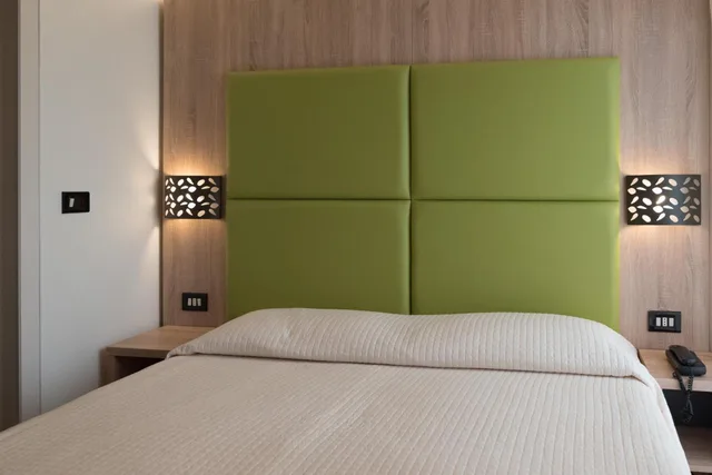 Room, Queen Bed, St Gregory Park 2/8