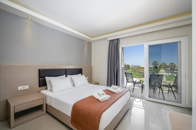 شقة بسرير مزدوج وسرير فردي بإطلالة على المسبح، Vice Apartments 1/10