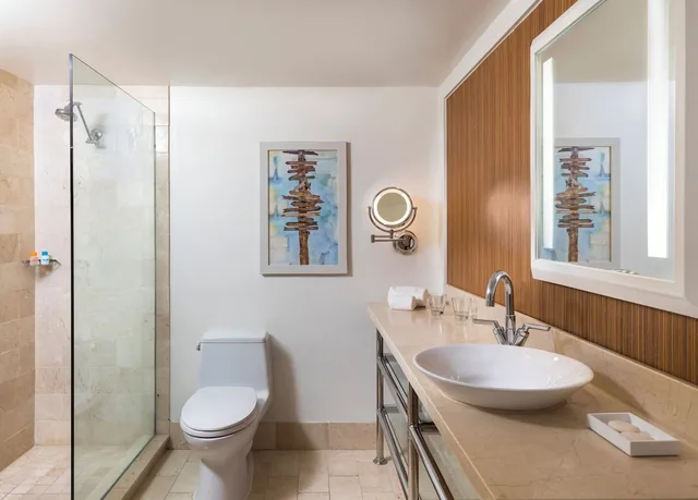 Sage, Suite, King Bed, Sofa، Riviera Resort and Spa Palm Springs 1/2