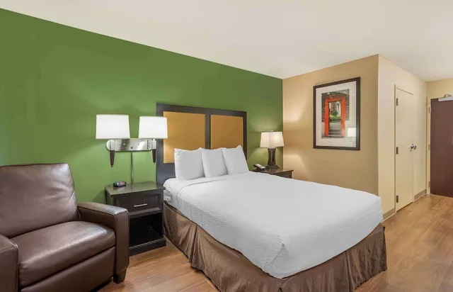 استوديو بسرير كوين، Extended Stay America Columbia - Stadium Boulevard 1/2
