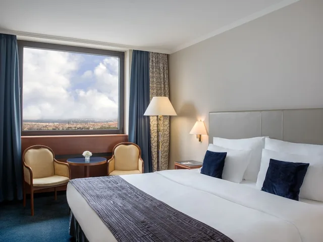 غرفة تنفيذية بسرير كينج، Panorama Prague Hotel 1/4