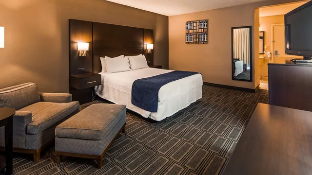 غرفة بسرير كوين بإطلالة على الحديقة، Best Western Andersen's Inn 2/3