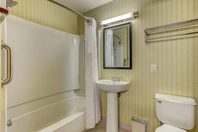 غرفة قياسية بسريرين كوين، Holiday Inn Express Hotel And Suites Montrose Townsend 6/8