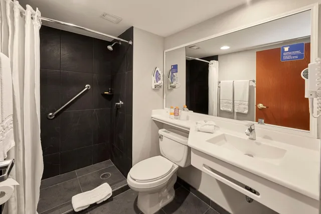 غرفة قياسية بسريرين مزدوجين، City Express Plus by Marriott Ciudad de Mexico Insurgentes Sur 4/4