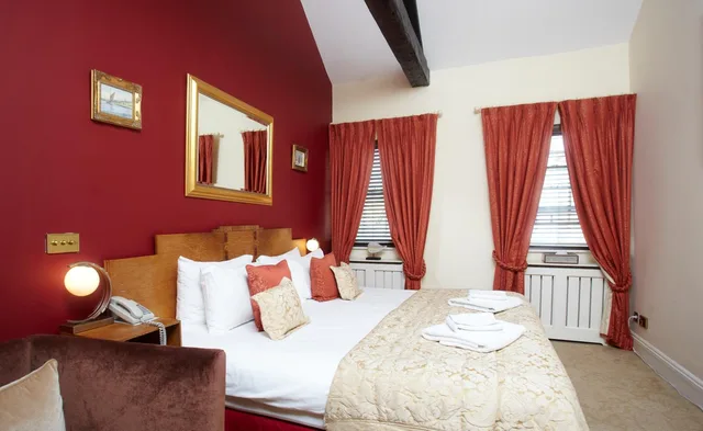 Deluxe, Suite, St Giles House Hotel 2/10