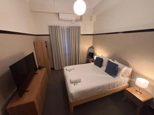 غرفة بسرير مزدوج أو سريرين منفصلين بحمام خاص، Strathfield Hotel 10/10