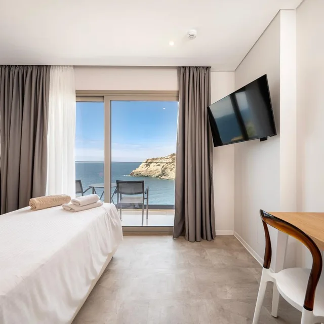 غرفة مزدوجة سوبيريور بإطلالة على البحر، Athina Palace Resort & Spa 10/10