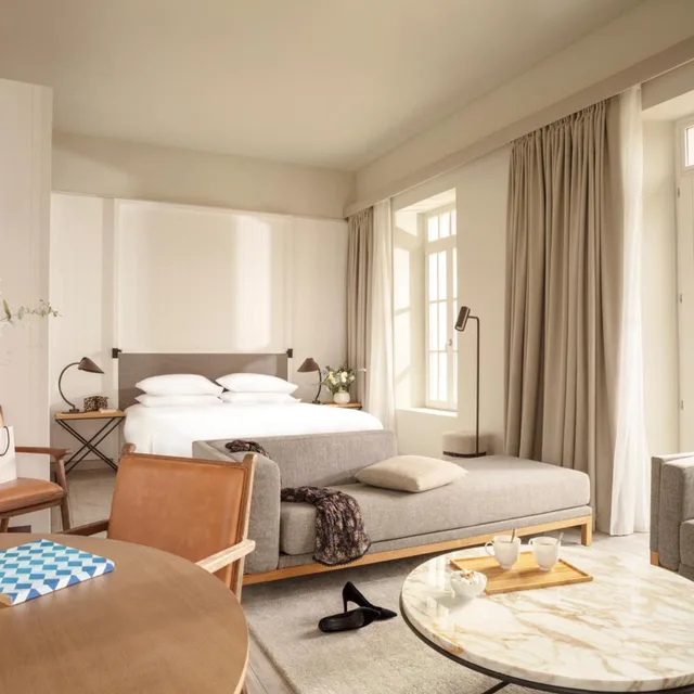 جناح جونيور، Hyatt Regency Chantilly 1/2