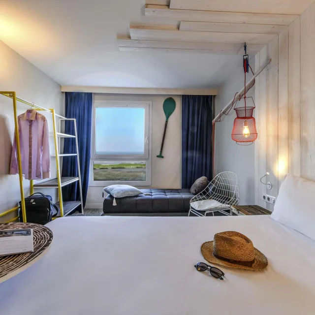 غرفة كلاسيكية بسرير مزدوج بإطلالة على البحر مع أريكة، Ibis Styles La Rochelle Thalasso Chatelaillon 3/4