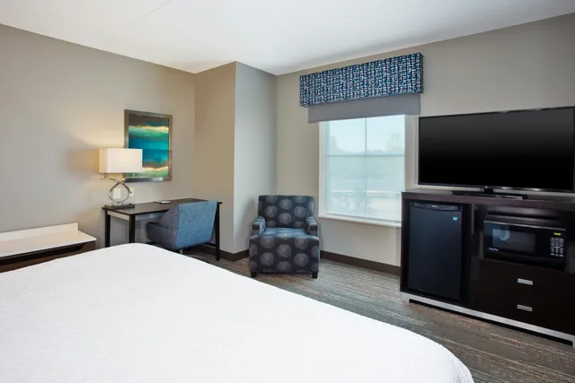 غرفة بسرير كينج، Hampton Inn And Suites Columbia Southeast Ft Jackson 1/4