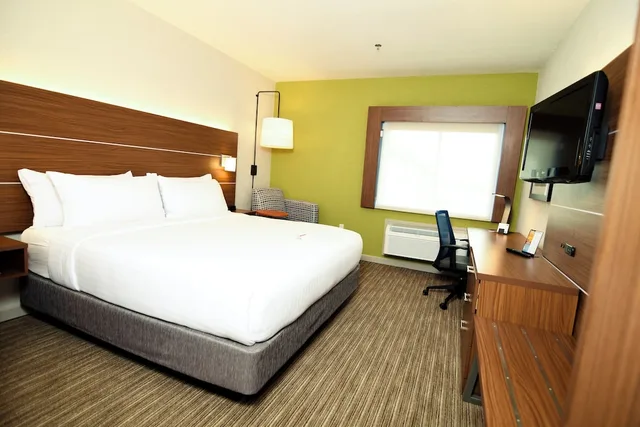 غرفة قياسية بسرير كينج، Holiday Inn Express Hotel And Suites Port Clinton Catawba Island 4/9