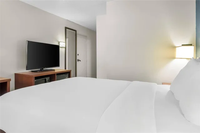 غرفة بسرير كوين لذوي الإعاقة، Comfort Inn Greenville - Haywood Mall 6/8